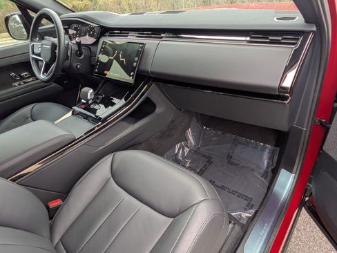 Used 2024 Land Rover Range Rover Sport SE image 28