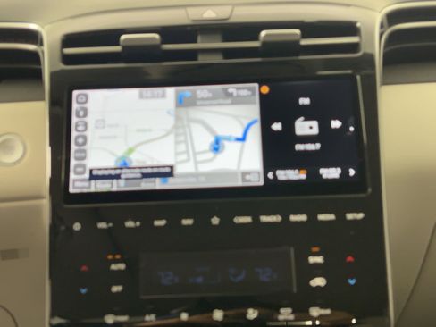 Used 2024 Hyundai Tucson Limited image 25