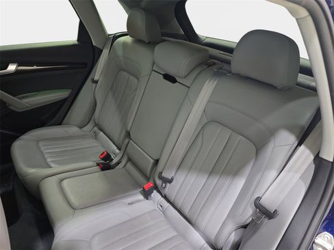 Used 2018 Audi Q5 Prestige w/ Prestige Package image 17