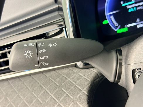 Used 2025 Toyota Camry XLE FWD image 22