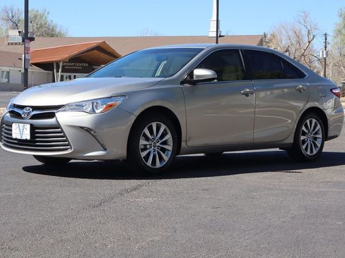 Used 2015 Toyota Camry XLE w/ Convenience Package image 11