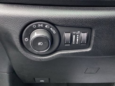 Used 2018 Chrysler Pacifica Touring-L Plus w/ S Appearance Package FWD image 29