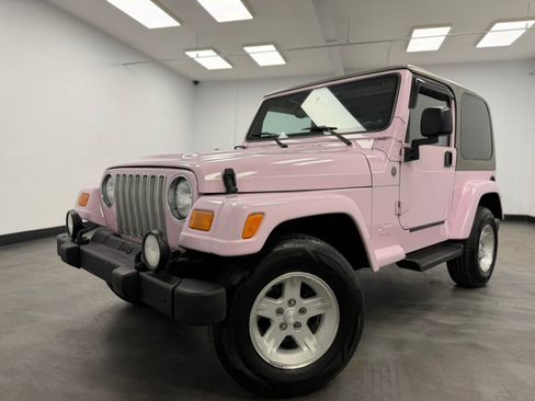Used 2004 Jeep Wrangler Sahara w/ Dual Top Group AWD/4WD image 2