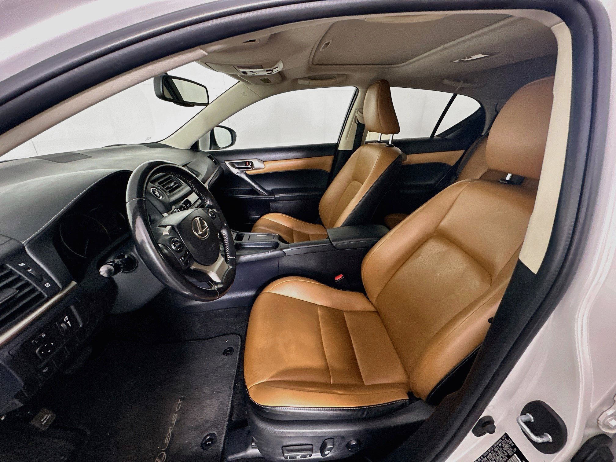 Used 2016 Lexus CT 200h w/ Seat Comfort Package FWD image 13