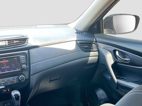 Used 2018 Nissan Rogue S AWD/4WD image 21