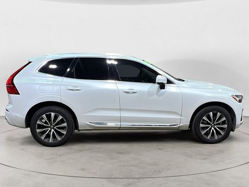 Used 2023 Volvo XC60 B5 Plus AWD/4WD image 7
