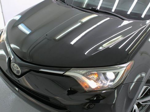 Used 2017 Toyota RAV4 XLE FWD image 16