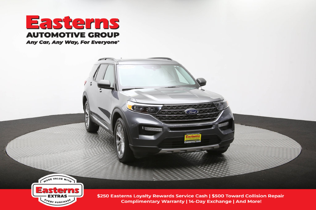 Used 2023 Ford Explorer XLT w/ Equipment Group 202A AWD/4WD image 52