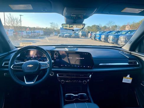 New 2026 Chevrolet Traverse LT w/ Enhanced Driving Package image 24