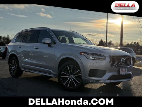 Used 2020 Volvo XC90 T6 Momentum image 1