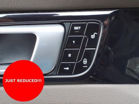 Used 2018 Porsche Panamera 4 image 19