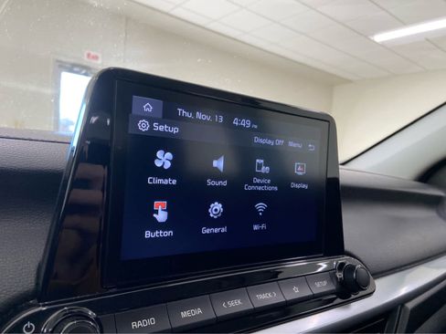 Used 2023 Kia Forte LXS image 27