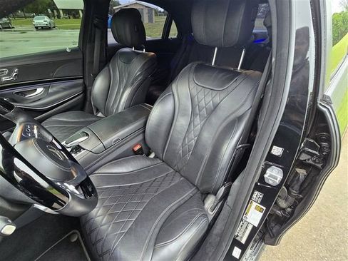 Used 2018 Mercedes-Benz S 560 Sedan image 11