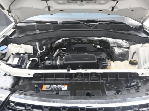 Used 2020 Ford Explorer XLT w/ Equipment Group 202A RWD image 11