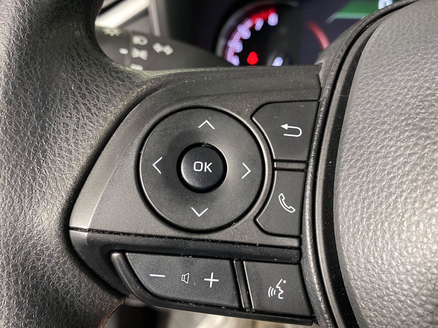 Used 2024 Toyota RAV4 LE AWD/4WD image 18