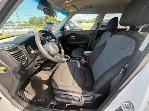 Used 2019 Kia Soul + FWD image 12