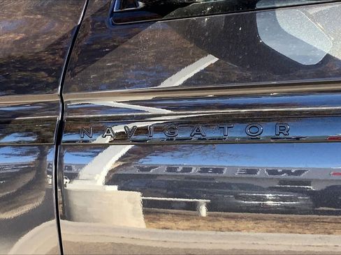 New 2025 Lincoln Navigator Reserve w/ Jet Appearance Package AWD/4WD image 15