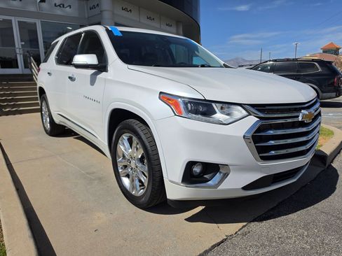 Used 2021 Chevrolet Traverse High Country AWD/4WD image 3