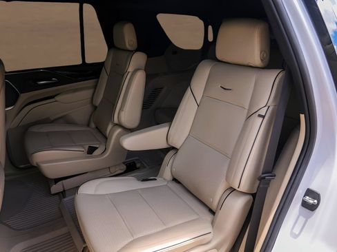 Certified 2023 Cadillac Escalade Premium Luxury w/ Performance Package AWD/4WD image 25