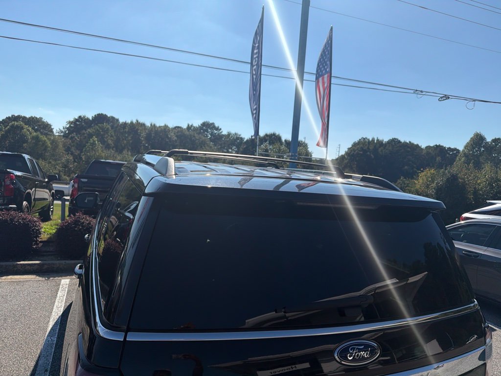 Used 2018 Ford Expedition Limited w/ Equipment Group 302A AWD/4WD image 16