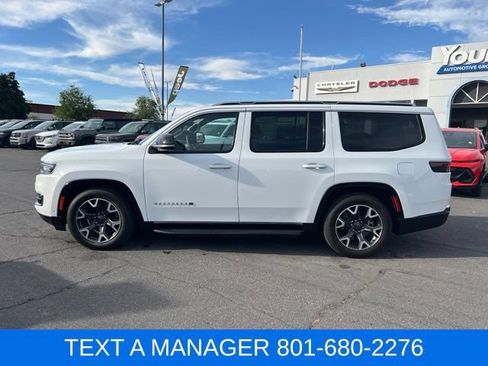 Used 2023 Jeep Wagoneer Series III w/ Preferred Equipment Group AWD/4WD image 2