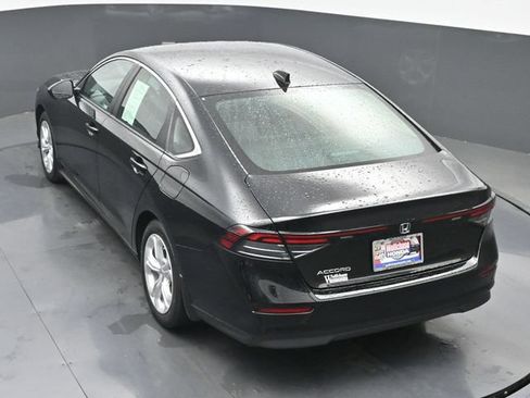 Certified 2025 Honda Accord LX image 31