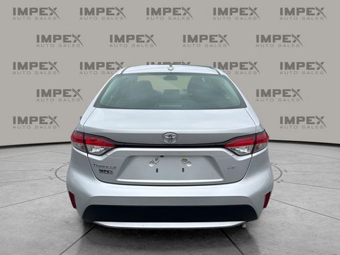 Used 2020 Toyota Corolla LE FWD image 4