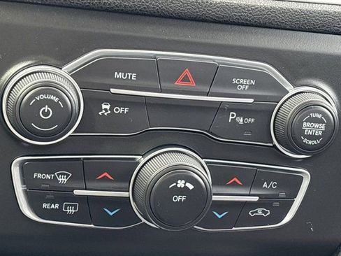 Used 2022 Dodge Charger SXT w/ Driver Convenience Group image 30