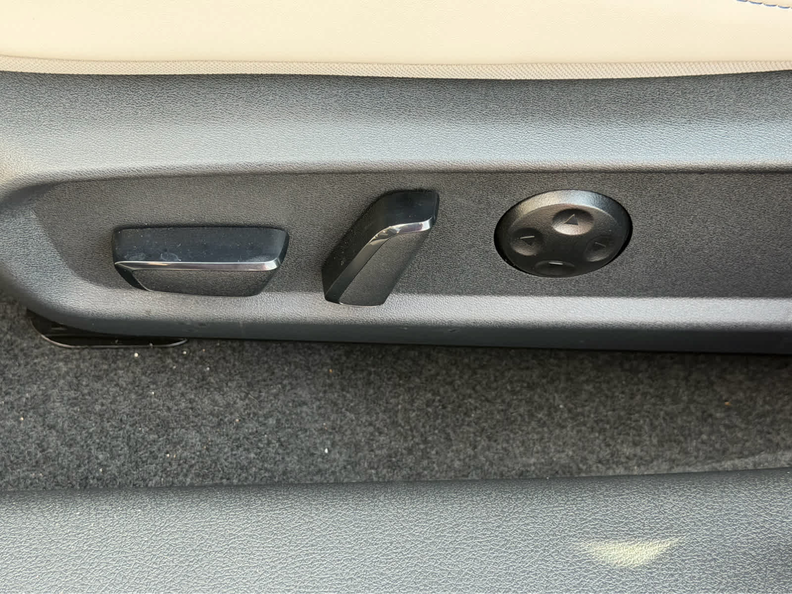 Used 2026 Nissan Sentra SL w/ Floor Mat Package FWD image 25