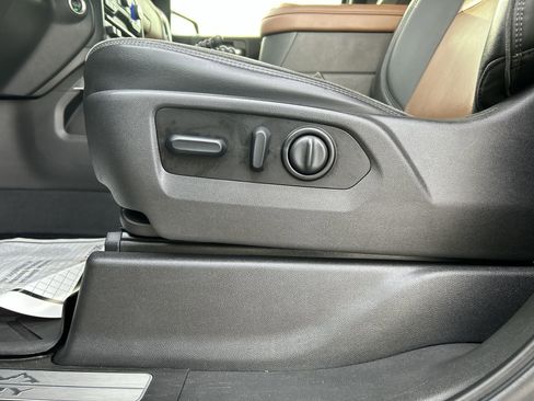 Used 2021 Chevrolet Silverado 1500 High Country w/ Safety Package II image 12