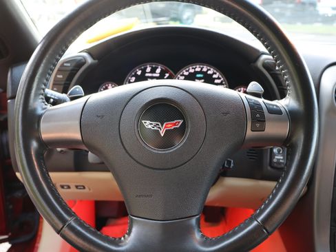 Used 2007 Chevrolet Corvette Convertible w/ Preferred Equipment Group RWD image 28