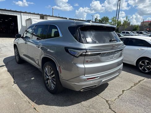 Used 2025 Buick Enclave Avenir w/ Super Cruise Package FWD image 6