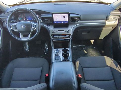 Certified 2022 Ford Explorer XLT image 15