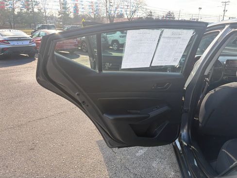 Used 2023 Nissan Altima 2.5 S image 12