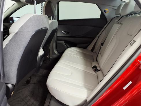 Used 2026 Hyundai Elantra Limited FWD image 9