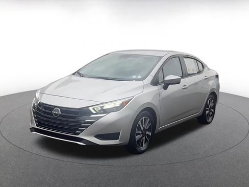 Used 2025 Nissan Versa SV FWD image 7