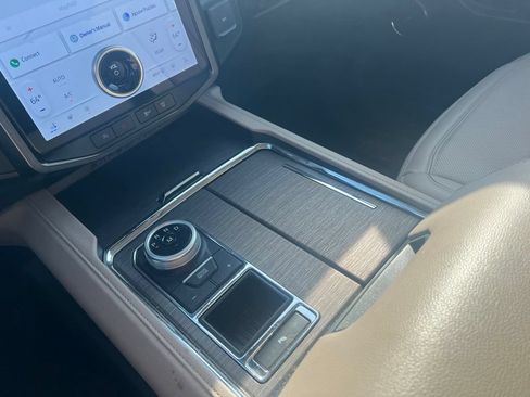 Used 2024 Ford Expedition Limited RWD image 20
