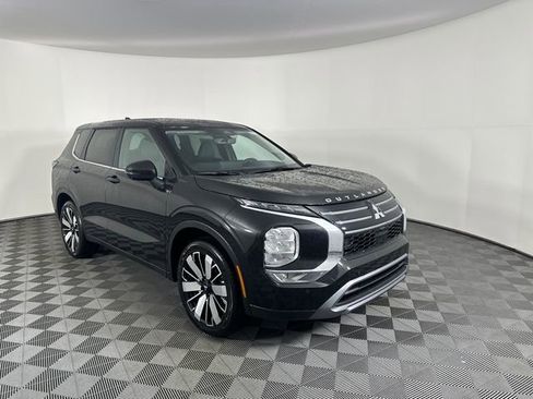 New 2026 Mitsubishi Outlander SE image 12