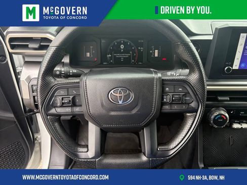 Used 2025 Toyota Tacoma SR5 AWD/4WD image 26