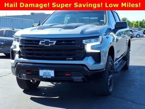 Used 2025 Chevrolet Silverado 1500 LT Trail Boss w/ Convenience Package II AWD/4WD image 2