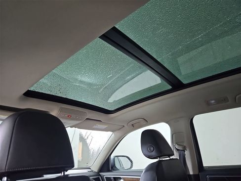 Used 2019 Volkswagen Atlas SEL Premium image 22