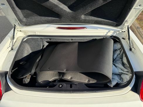 Used 2003 Ford Thunderbird image 42