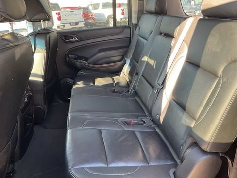 Used 2019 Chevrolet Suburban LT image 27