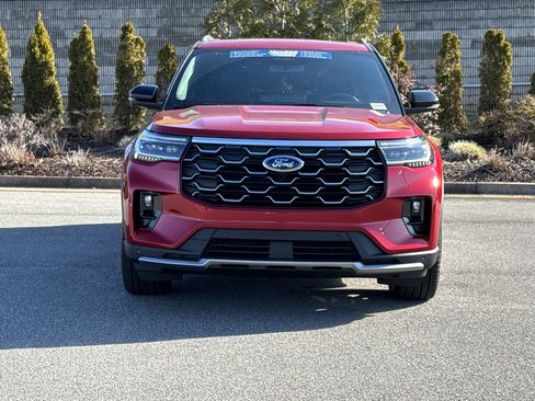 Used 2025 Ford Explorer Platinum w/ LUX Leather Package image 3