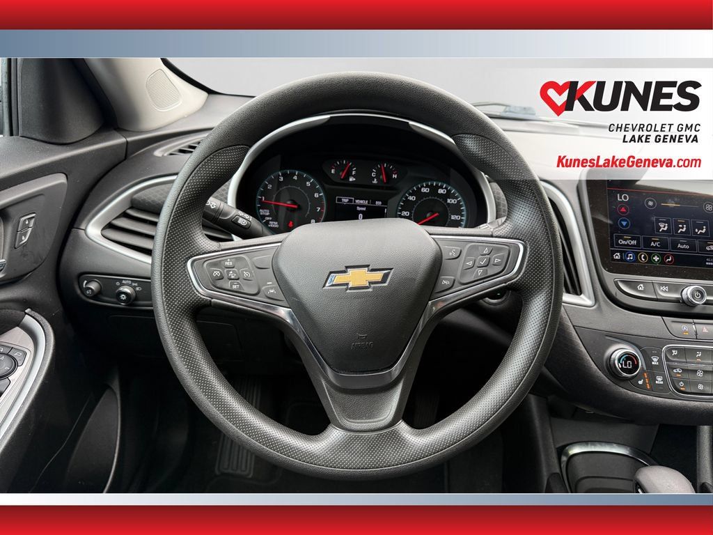 Used 2025 Chevrolet Malibu LT FWD image 13