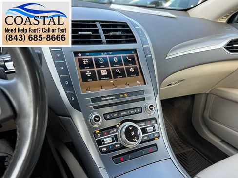 Used 2017 Lincoln MKZ Premiere FWD image 19