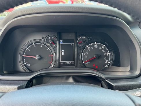 Used 2024 Toyota 4Runner SR5 Premium w/ Moonroof Package AWD/4WD image 19