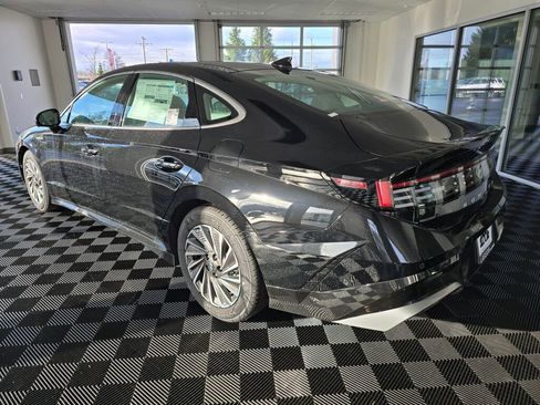 New 2025 Hyundai Sonata Limited image 6