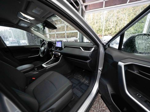 Certified 2025 Toyota RAV4 LE image 27