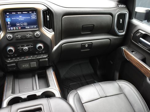 Used 2022 Chevrolet Silverado 3500 High Country image 37